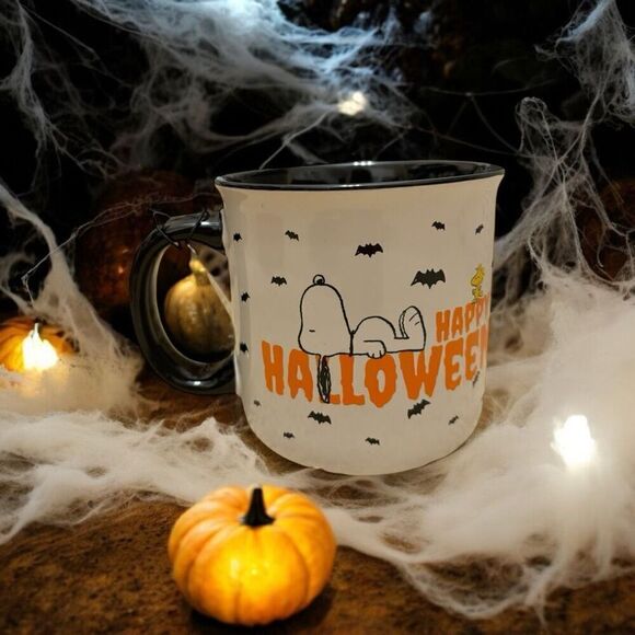 Peanuts Snoopy Happy Halloween 21 oz Black & White Mug Halloween NWT! - Picture 3 of 5